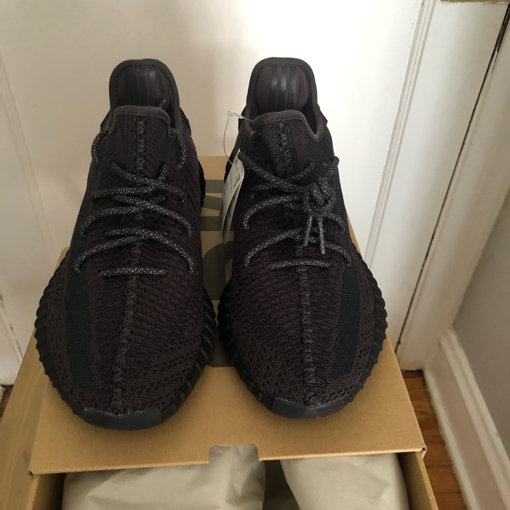 Yeezy Boost 350 V2 Black